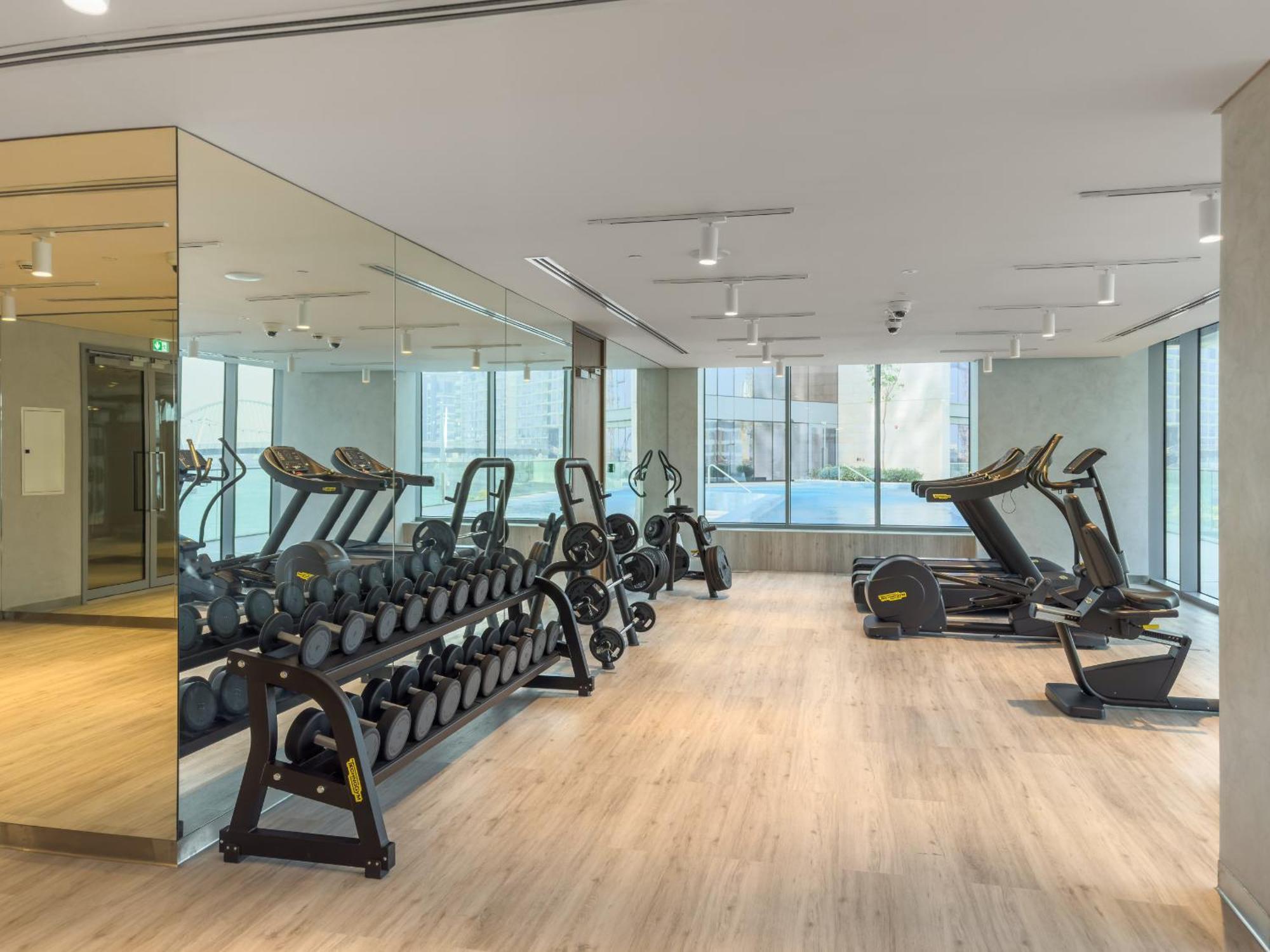 Vayk - Stylish Canal-front 2 Bd Maid In Al Wasl *