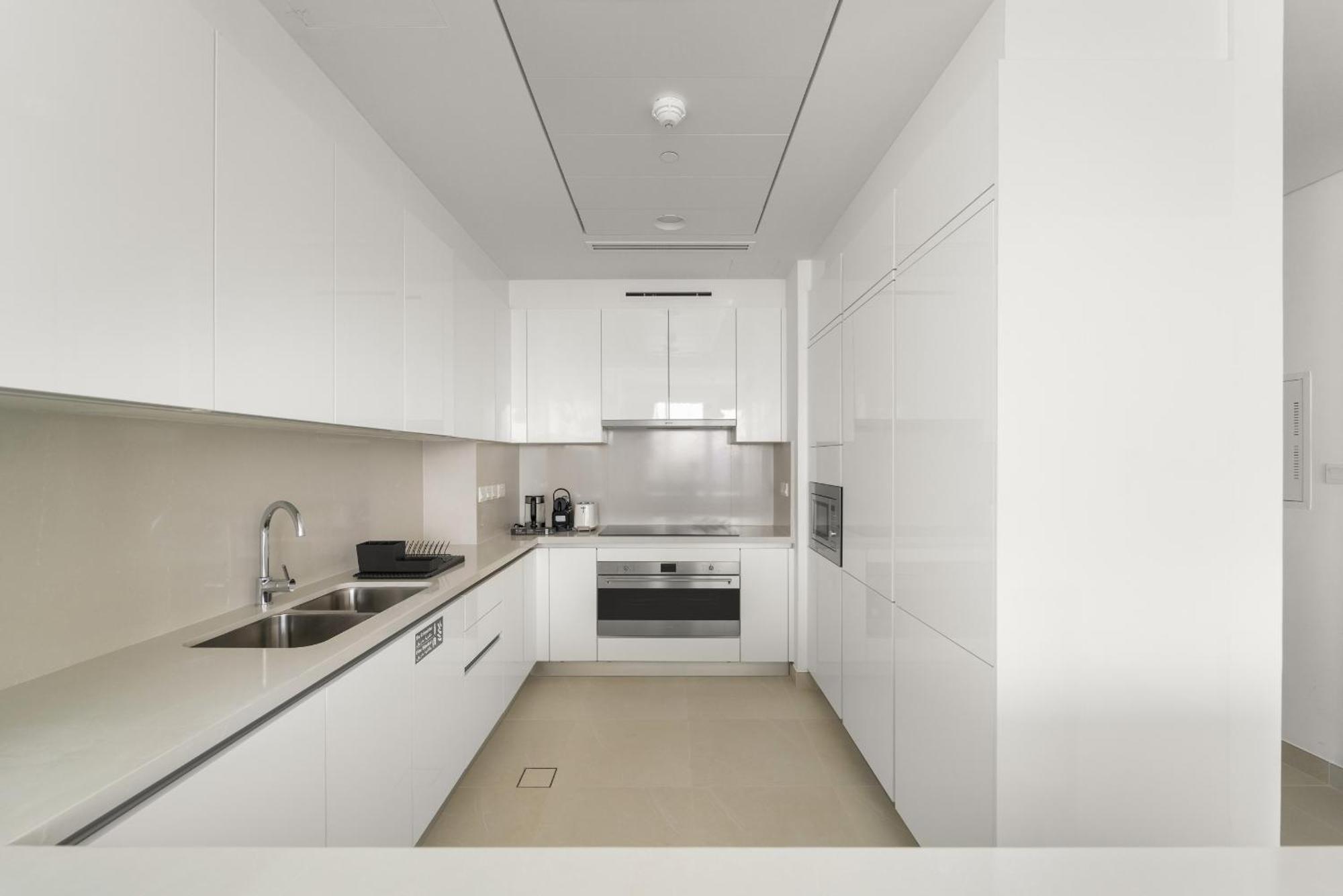 Vayk - Stylish Canal-front 2 Bd Maid In Al Wasl